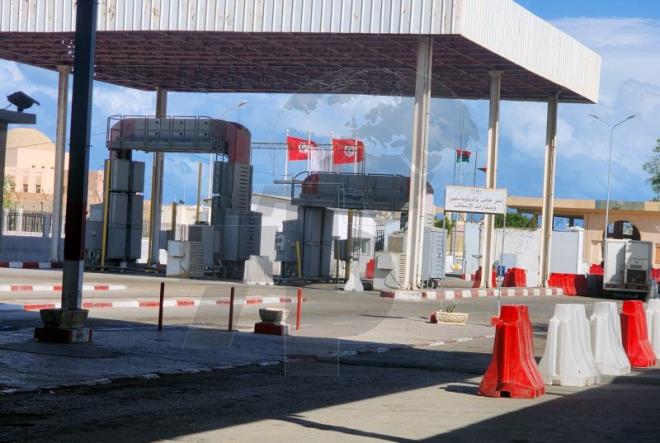 TapNewsAgency's tweet photo. #Tunisia: Commercial activity at the #RasJedir border crossing in #BenGuerdane resumed Saturday after new facilities were adopted on #Libyan side through creation of corridor dedicated to commercial traffic, "which will have positive knock-on effect on #Tunisian side." #TAP_En https://t.co/rIAWoBZG3h