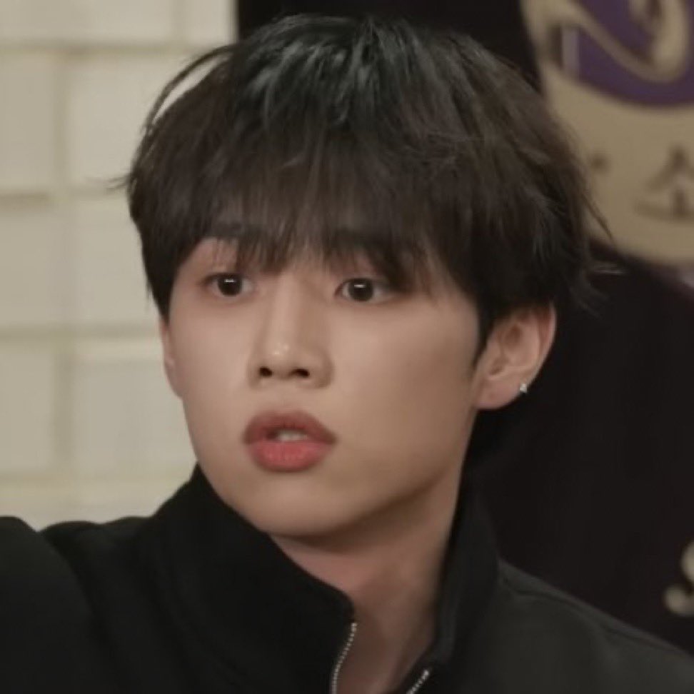 903readyfor_'s tweet photo. 챵믽이 섡우 손목 잡아 끌고는
자기 밑에 깔고 앉아

형 잠깐만
왜 기억난다며

섡우 귀 터질 듯 엄청 빨개져있음
자, 잠깐 형!!
정신차리고 밀어내면
챵믽이도 엄청 빨개져서는 눈도 못 마주침

빨리 하자... 나 너무 부끄러워
…

또 거기에 스위치 켜진 섡우
무사히 다짐했던 진도도 다 나갈 듯요 https://t.co/Dzhxh3wJae