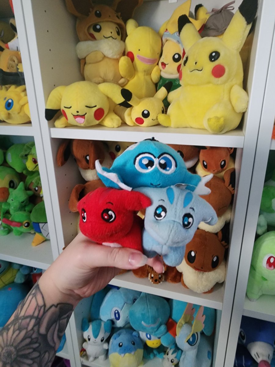 Heyitsjsomp's tweet photo. Was going through my attic and found some of my old @Neopets plushies!! #neop https://t.co/QZgfAeVi5K