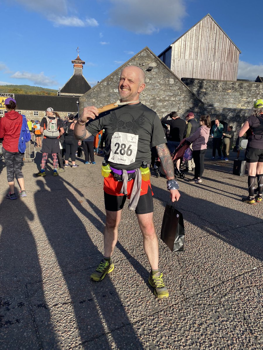 KingsofYearron's tweet photo. Before, during &amp; after … another #dramathon 26.2 miles in the bag … last 8 miles were awful as my left leg didn’t fancy it, but what the hell … I loved it ❤️ … bring on next year 👌🏻🏃🏽‍♂️🏴󠁧󠁢󠁳󠁣󠁴󠁿🥃 https://t.co/3hShLLfPYZ