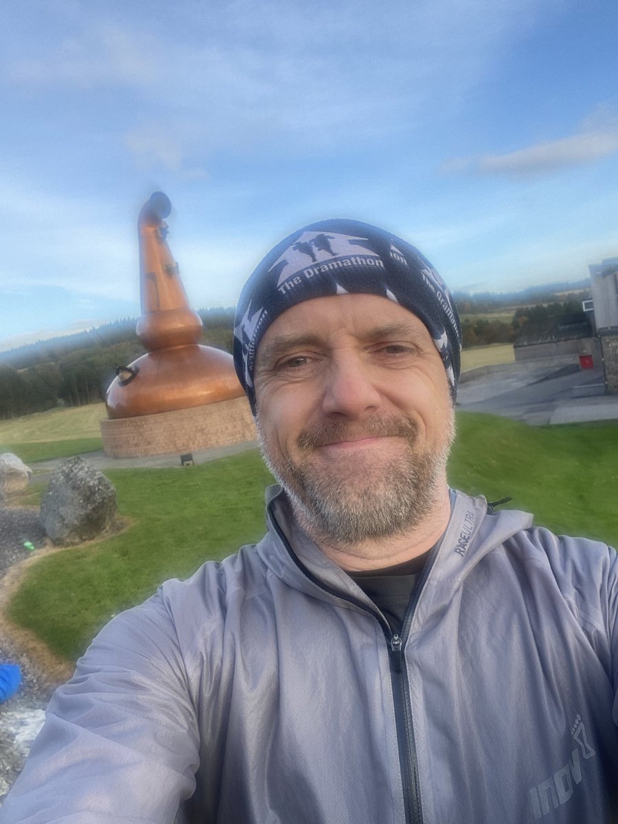 KingsofYearron's tweet photo. Before, during &amp; after … another #dramathon 26.2 miles in the bag … last 8 miles were awful as my left leg didn’t fancy it, but what the hell … I loved it ❤️ … bring on next year 👌🏻🏃🏽‍♂️🏴󠁧󠁢󠁳󠁣󠁴󠁿🥃 https://t.co/3hShLLfPYZ