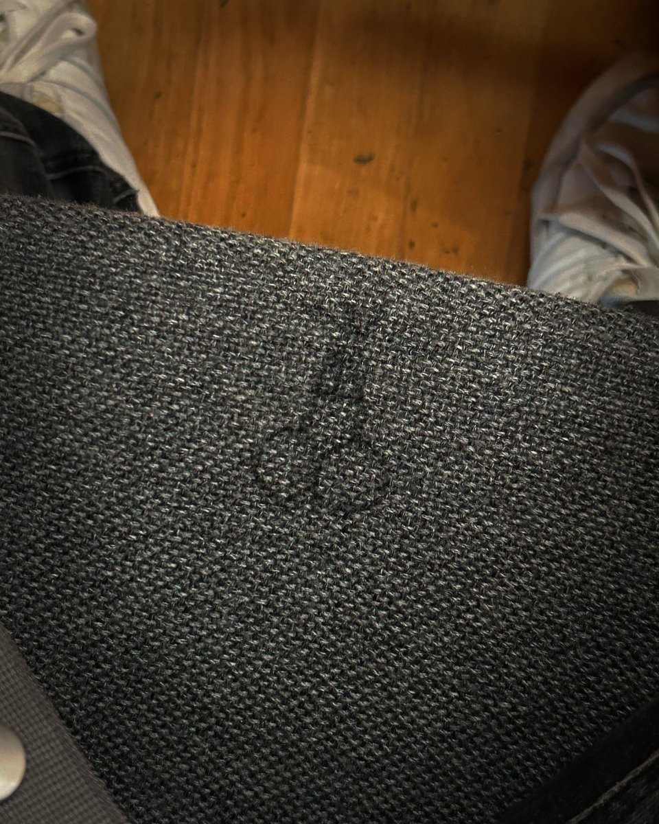 RobML74's tweet image. So pleased to see that even at one of the finest Art Colleges in the world, student humour remains the same …. @UAL @csm_news #classiccockandballs #fineart