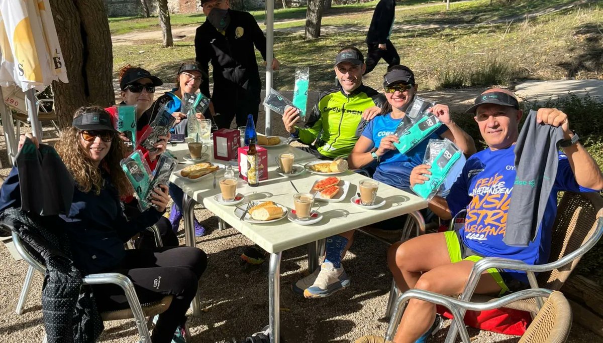 deporteysegvial's tweet photo. Hoy hemos estado acompañando al club @coentrena donde hemos podido compartir con ellos nuestro proyecto.
Hemos charlado sobre la importancia de la #seguridadvial en la práctica deportiva.
Este proyecto se realiza desde @aspaym_madrid y gracias al apoyo de @OFESAUTO
#isofesauto https://t.co/8f4eCRWIth