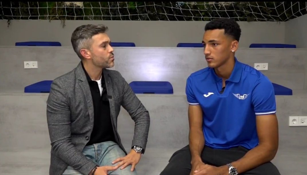 RodrigoRomano76's tweet image. "Estoy esperando el llamado de Marcelo Bielsa y de Uruguay. No voy a jugar para España".

"Soy hincha del Real Madrid y Peñarol, esto me lo inculcó mi viejo".

Un avance del mano a mano de @EnzoOlivera con el delantero de Getafe, Alvaro Rodriguez. 

La nota completa mañana en el…