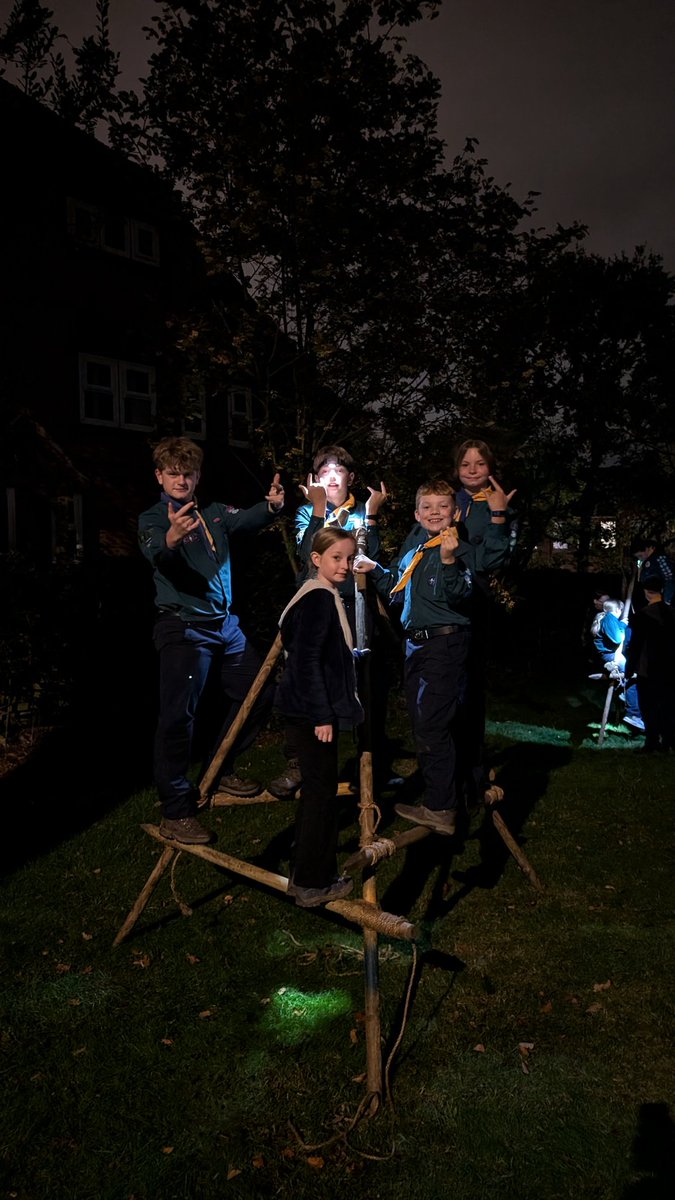 4thStafford's tweet photo. #Pioneering skills at Scouts on Friday. πͺ’
Practising square and figure of eight lashings to build tripods and the beginnings of a monkey bridge π #ProperScouting πͺ
#PioneeredAtThe4th #SkillsForLife #Scouting #GoodForYou https://t.co/1C4GVI2aTO