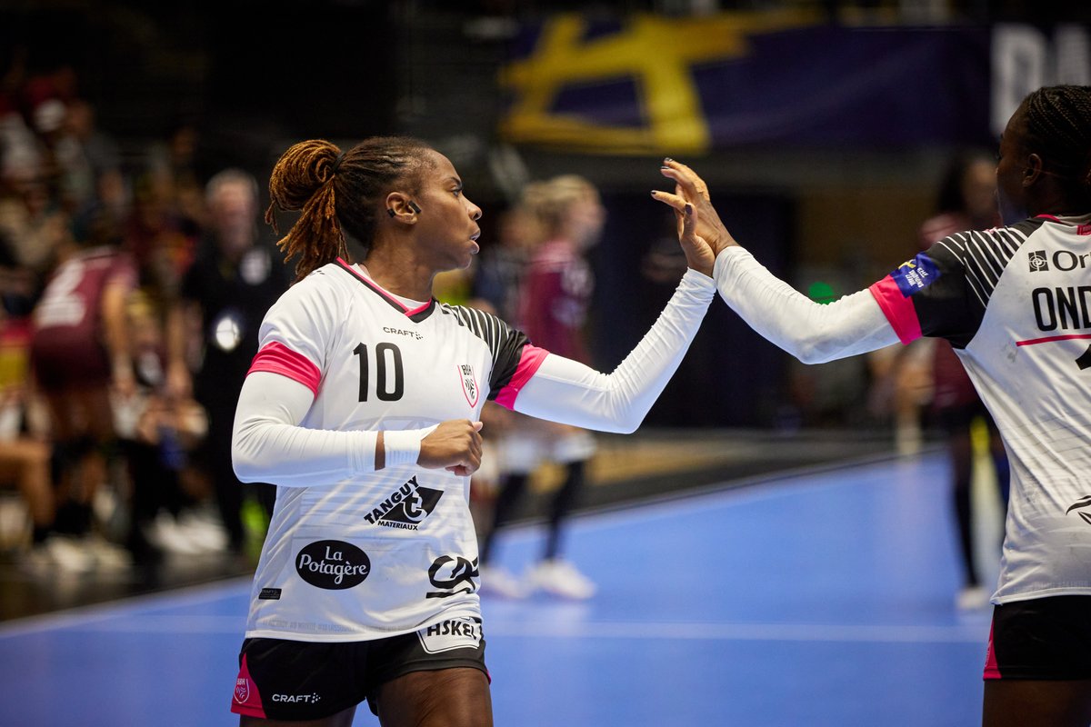 ehfcl's tweet photo. 🔚 The nail-biting is over
🇭🇺 FTC-Rail Cargo Hungaria 🆚 Krim Mercator Ljubljana 🇸🇮 28:26
🇭🇷 HC Podravka Vegeta 🆚 Nykobing Falster Handbold 🇩🇰 27:27
🇷🇴 Rapid Bucuresti 🆚Brest Bretagne Handball 🇫🇷 31:34
Follow the action https://t.co/IvVYbSMq1y
#ehcl #clw #handball https://t.co/3WQa6HUWBF
