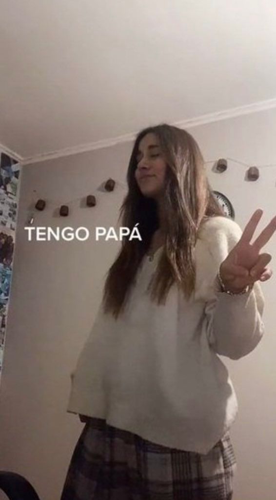 BeluCnv's tweet image. Tengo 30 y le pedí que me lleve a una fiesta el próximo finde