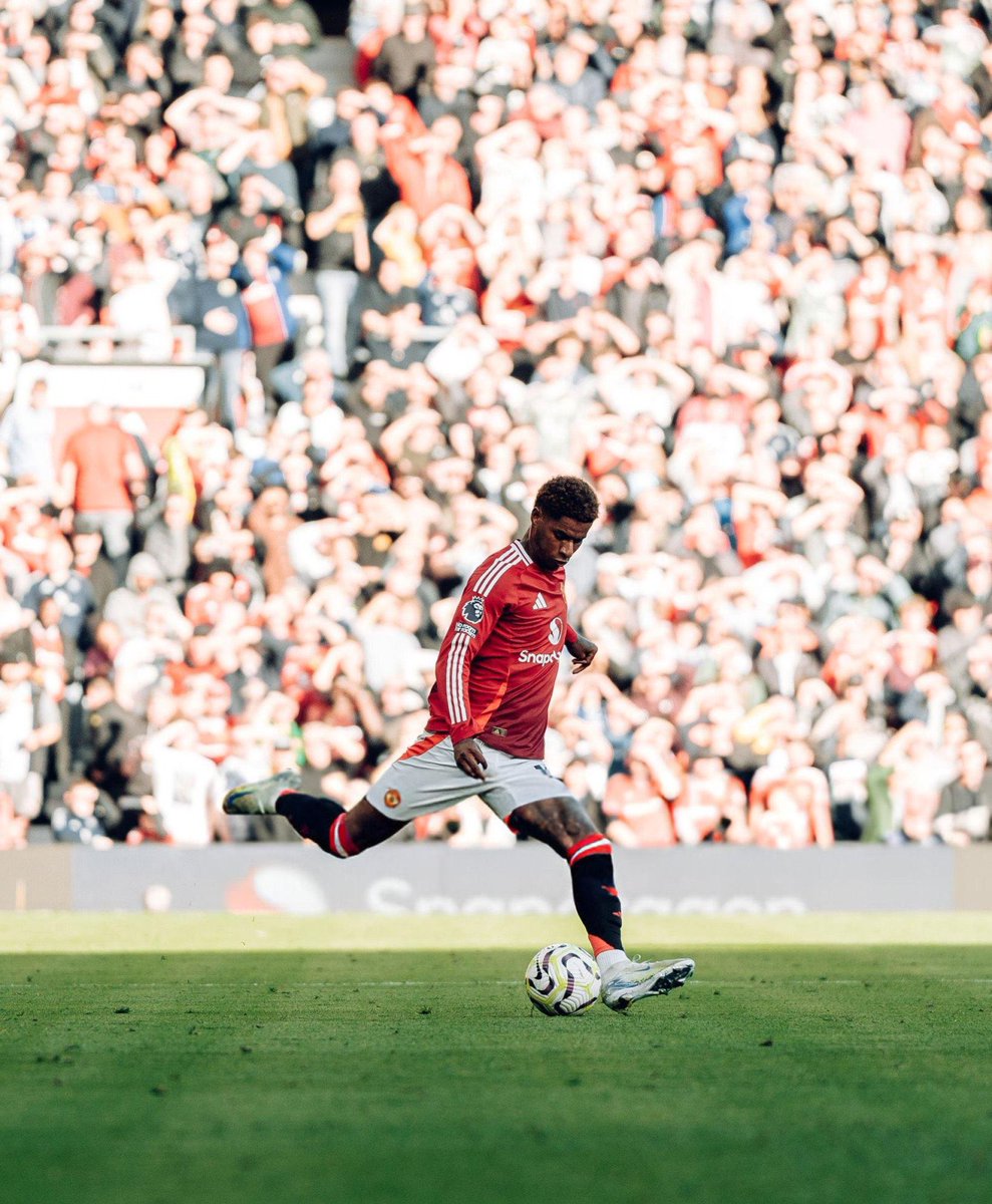 StatmanDave's tweet photo. Marcus Rashford now has 40 Premier League assists for Manchester United. The only #MUFC wingers with more are Ryan Giggs (162) &amp; David Beckham (80).

Not bad company. 👀 https://t.co/BYaP0y5spK