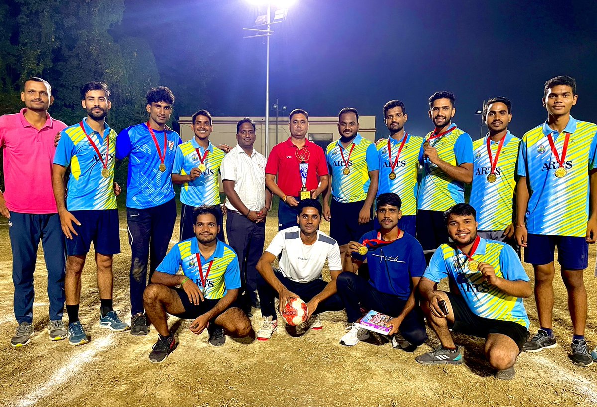 The Men's Handball team, Faculty of Arts proudly presented the Inter-Faculty Tournament trophy to the <a href="/DeanArtsBHU/">Dean - Faculty of Arts, BHU</a> This is a wonderful achievement and a proud moment for our entire faculty! <a href="/VCofficeBHU/">VC-BHU</a> <a href="/registrarbhu/">REGISTRAR, BHU</a> <a href="/dsw_bhu/">Dean of Students, BHU</a> <a href="/bhupro/">BHU Official</a> <a href="/bhu_updates/">CAMPUS UPDATES - BHU</a> <a href="/phyedu_bhu/">Physical Education BHU</a> <a href="/StudentsFOA/">Student Advisor, Faculty of Art, BHU</a>