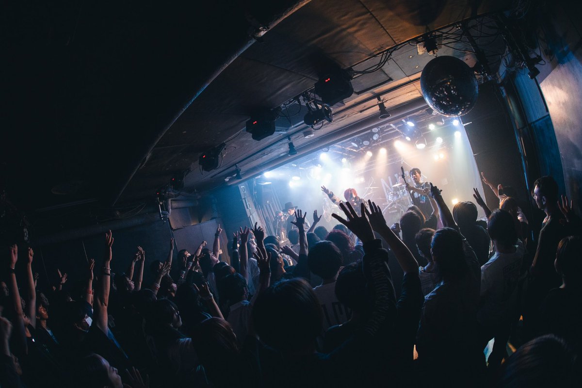 NICK___official's tweet photo. 2024.10.19
『NEW TRIP』
大塚Hearts+

1.Bad Trip
2.Enemy
3.モラトリアム
4.Ghost
5.Good Die
6.▲IDEA
7.◉Vivid Candy
8.P/N
9.Leia
10.Lost Story
11.Mary
12.Border
13.We Know
14.Non-fiction
15.Adam

絶対に忘れられない大切な日になりました。
またライブハウスで会いましょう🧠 https://t.co/xz4Ocw3wSb