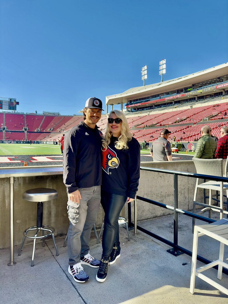 AllisonRMyers's tweet photo. Go Cards! Beat Miami. 
#L1C4 #GoCards https://t.co/UOkMFbYdiB