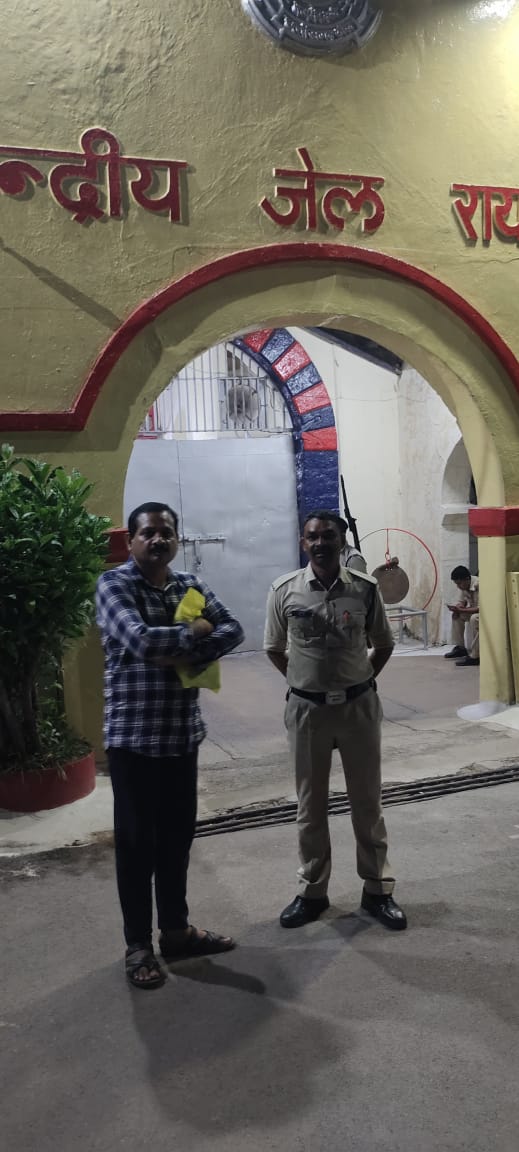 बहुत अच्छी खबर आई है कि समुदायिक स्वास्थ्य केंद्र फिंगेश्वर के मुख्य आरोपी का जेल में बंद है <a href="/ChhattisgarhCMO/">CMO Chhattisgarh</a> <a href="/BJP4CGState/">BJP Chhattisgarh</a> <a href="/ShyamBihariBjp/">ShyamBihari Jaiswal</a> <a href="/ArunSao3/">Arun Sao</a> <a href="/vijaysharmacg/">Vijay sharma</a> जी का आभार है और उम्मीद है कि ऐसे आरोपी को ऐसी सजा हो जो कभी हिम्मत न करें हॉप्सिटल में माहौल खराब करने की