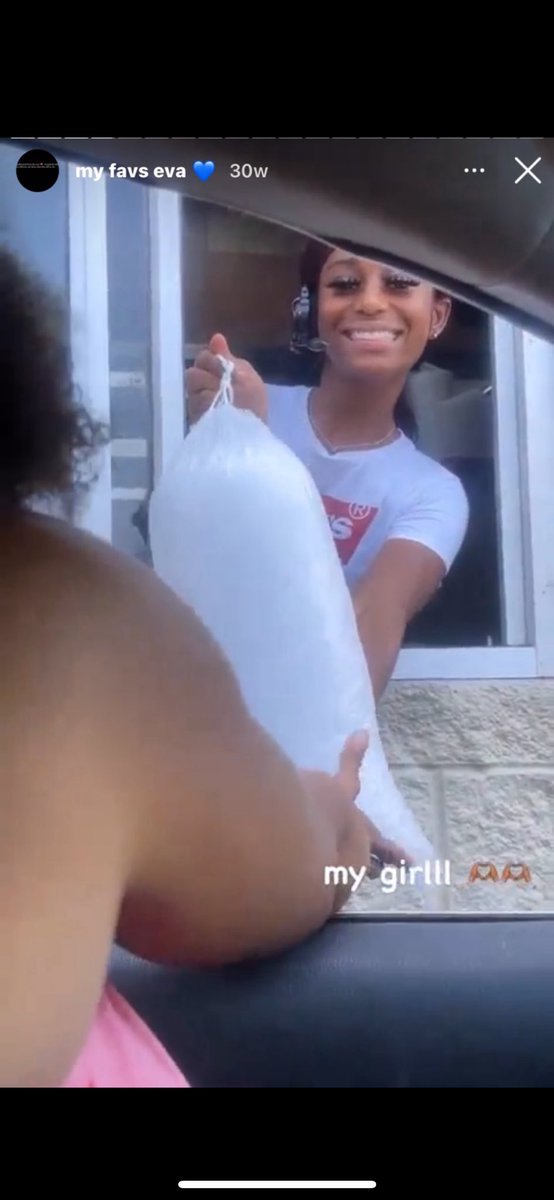 trolliestroll1's tweet photo. @k2_reall this the same ho “popping it on her opps”….😂😂😂😂😂😂. bitches be worried about the wrong things in life. guess the $4 an hour at sonic was NOT enough. https://t.co/YQutKVMLNL