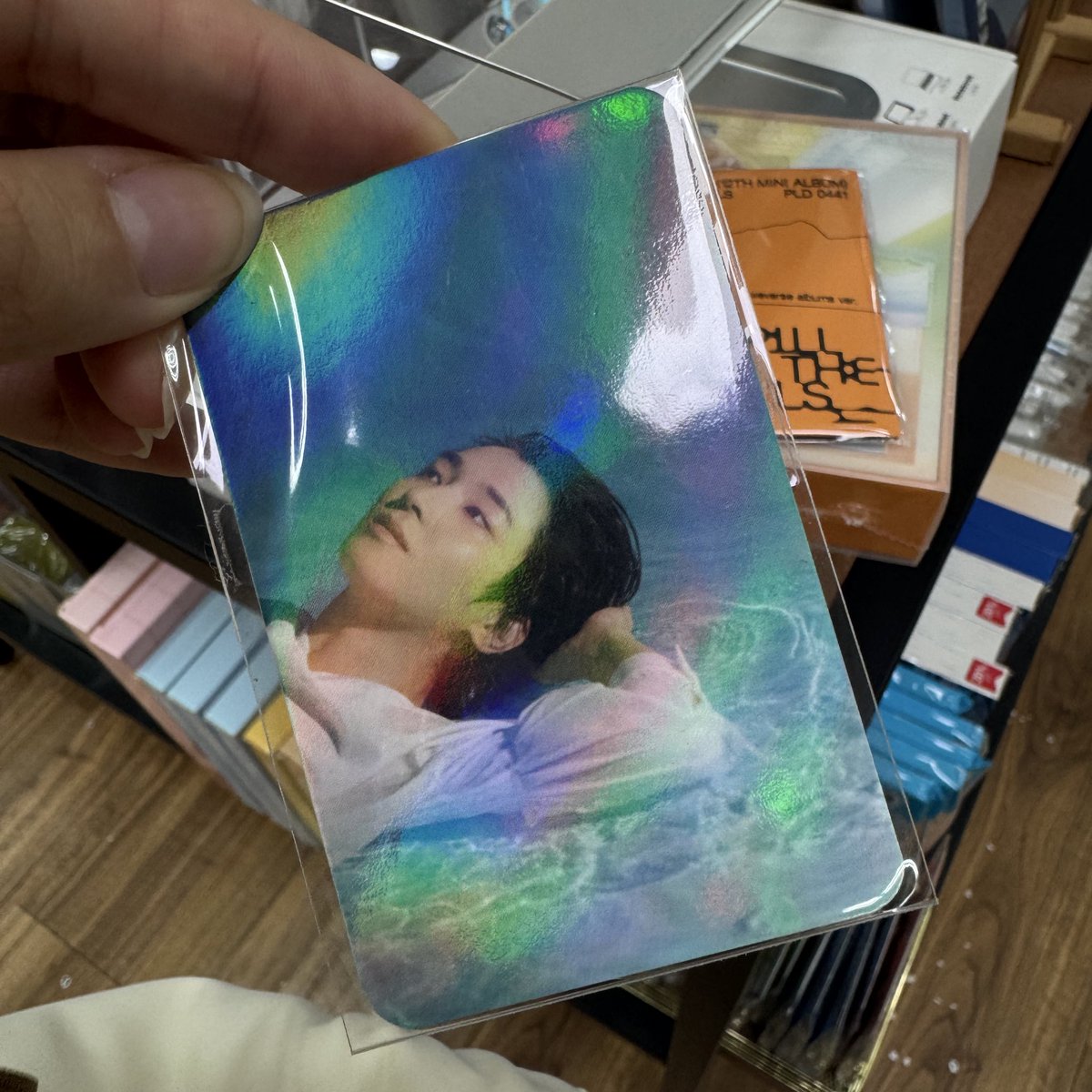 앨깡은 역시 오프인가여.
집엔 디노가 와있는데,
알라딘에서 딸이 골라준 앨범엔
쿱스랑 정한이랑 워누랑 승과니가 왔어요!! 🫶
이정도면 오늘 아주 성공적 👍👍👍