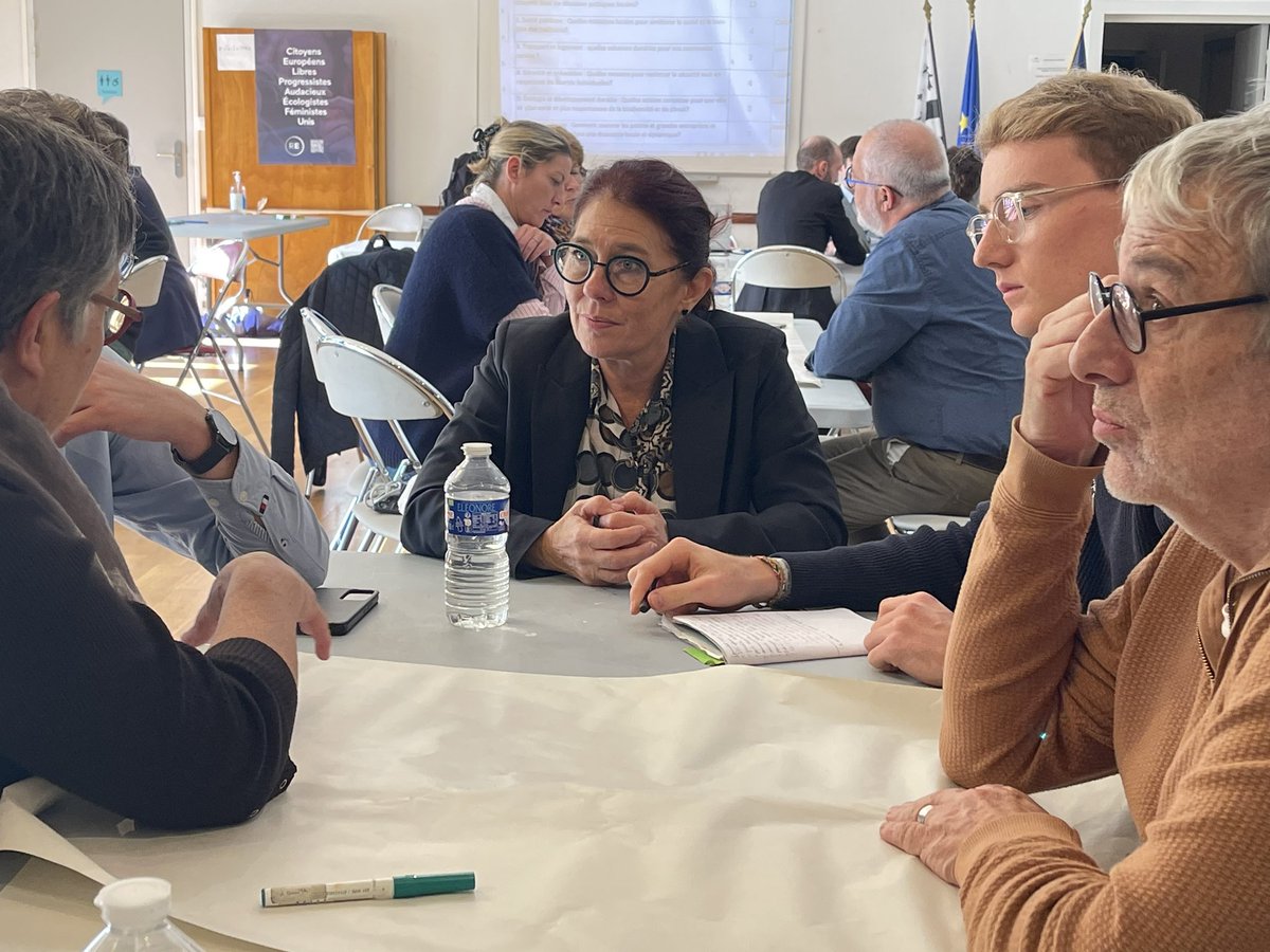 Renaissance_35's tweet photo. Merci aux adhérents @Renaissance_35 présents à notre Assemblée générale aujourd’hui. De riches débats et de belles propositions programmatiques pour les prochaines échéances électorales et réussir notre ancrage local. Merci aux @JeunesMacron35 pour leur participation active ! https://t.co/idEC7485F5