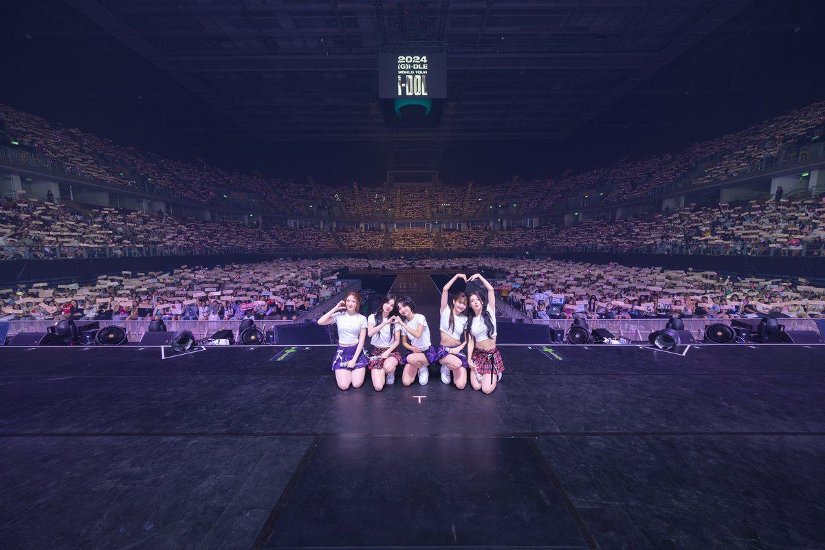 official_i_dle's tweet photo. [📸] 241019 @ 2024 (G)I-DLE WORLD TOUR [iDOL] IN BANGKOK

네버랜드는 (여자)아이들의 완전 영원한 반쪽인걸 😉
보랏빛 물결처럼 반짝이는 네버랜드 💜
방콕에서의 소중한 추억을 만들어줘서 고마워요!

#여자아이들 #GIDLE
#iDOL
#2024_GIDLE_WORLDTOUR https://t.co/KVpCnZsrFY