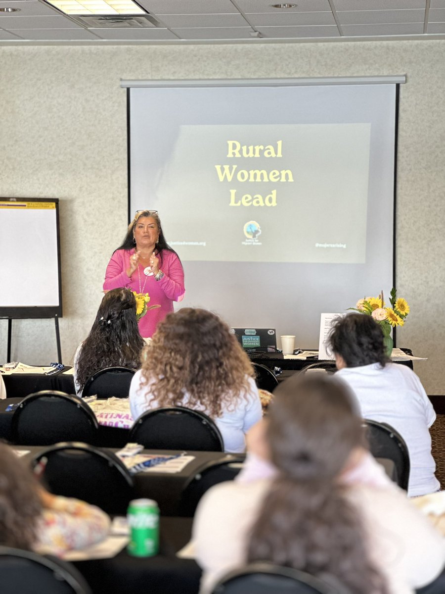 .<a href="/AFTunion/">AFT</a> EVP Evelyn DeJesus joins Justice for Migrant Women to talk about what’s at stake this election for Latinas &amp; Rural Women. Too often Latinas face discrimination, harassment, &amp; even violence based solely on the fact that we are women.  <a href="/AFTEVPDeJesus/">Evelyn DeJesus AFTExecVP 🇺🇸🇵🇷📚👩🏻‍🏫⛪️</a> 
<a href="/mujerxsrising/">Justice for Migrant Women</a>