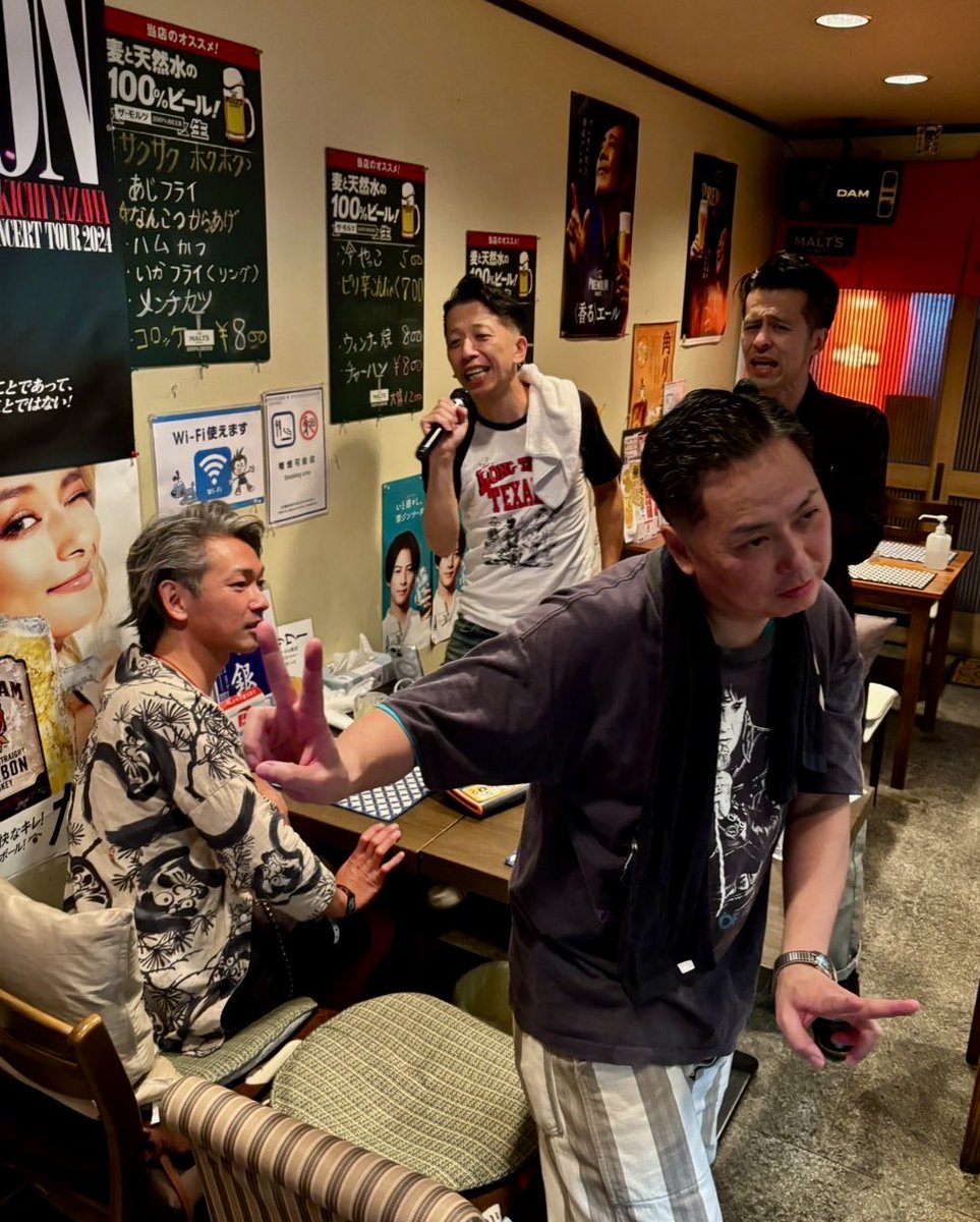 今日の足利イベントはSPIKEの生TRAINとめろん畑a go goの生LIARが観れて演者だった事も忘れてメチャクチャ楽しんだよー!!

明日もイベント継続なので早めの撤収となり、メンバーと足ミラの皆でカラオケ突入〜今夜は足利の街でボロ雑巾に成り果てる…

#HORRORBILLYNIGHTS2024