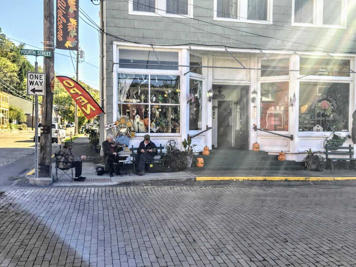 MtnLaurelStore's tweet photo. It's a beautiful day to visit our store and listen to our amazing fiddlers!

#countrystore #country #smallbusiness #shoplocal #travel #tourism #folkmusic #music #downtownsutton #sutton #WestVirginia https://t.co/oUVotv4G0E
