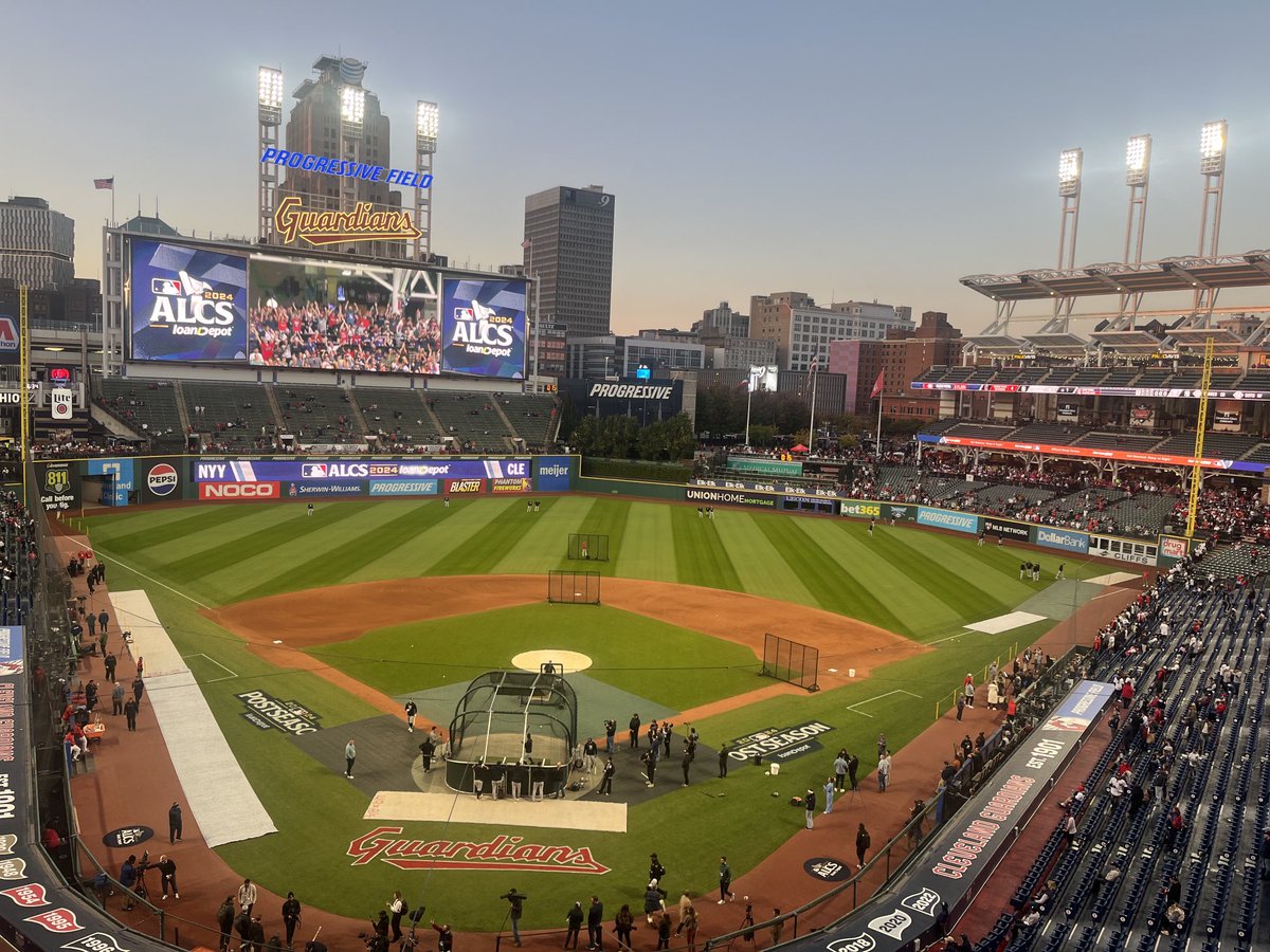 ProducerJohnnyG's tweet photo. Capping of a nice little week of #SideHuste sports fun. Sunday at M&T Bank Stad for @Ravens on @ESPNRadio. Thursday and Friday at Progressive Field for @CleGuardians #ALCS. Today at Navy Marine Corps Stadium for @NavyFB. https://t.co/gmDNtzVVU7
