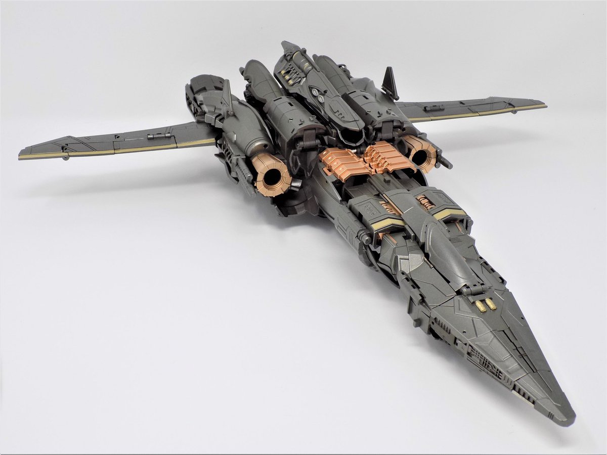 You’ll never believe your eyes when I tell you these are the exact same figure