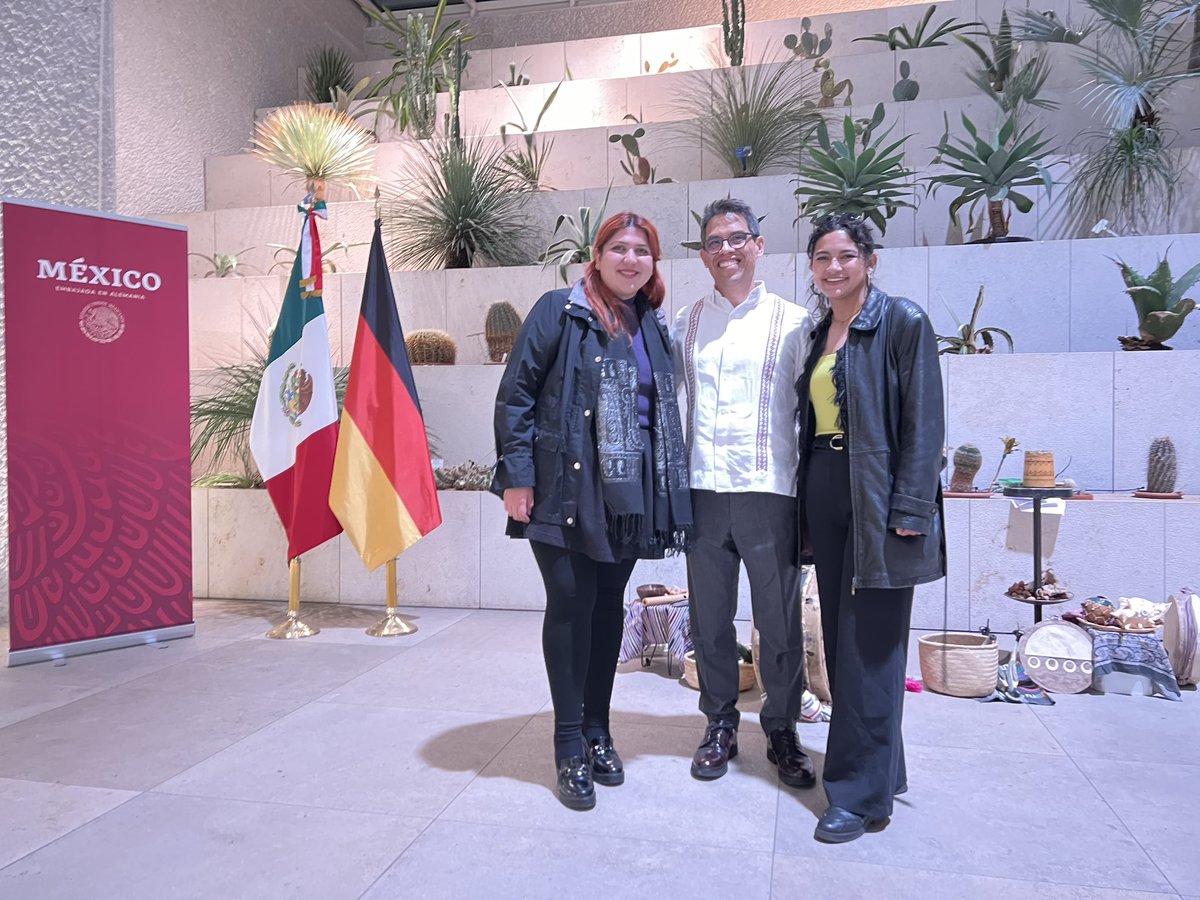 📍Ayer nos reunimos con el embajador <a href="/PacoQuiroga/">Francisco Quiroga</a>  para saludarnos y celebrar que estamos de regreso en México para fortalecer aún más las relaciones bilaterales con <a href="/yes_shecanwecan/">YES SHE CAN</a> 
🇩🇪Gracias embajador por siempre su calidez!