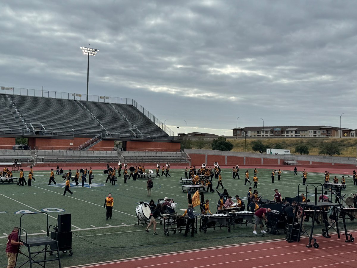 OsunaG5's tweet photo. @X Congrats to the Lockhart Roaring Lion Band.  See you at AREA next weekend!  #Lockhart RLB #🔒❤️🦁 #LockhartLeading #ExpeditionExceLLence #GoBand https://t.co/8atgM9O2WH