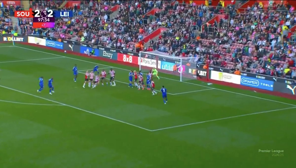 Pottydactyl's tweet image. I love Jordan Ayew now.

And wow, from a corner too.

#EPL #SOULEI