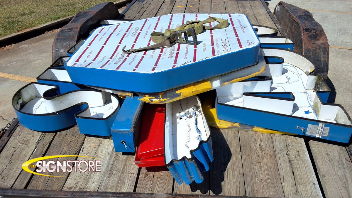 signstoremacon's tweet image. We completed a sign removal project for @Illumatech! We removed the Napa Auto Parts signage in Thomaston, GA. Need sign services? Call Us 1-800-316-9530. We do it all! #SignageSolutions #BusinessSigns #Illumatech #TheSignStore