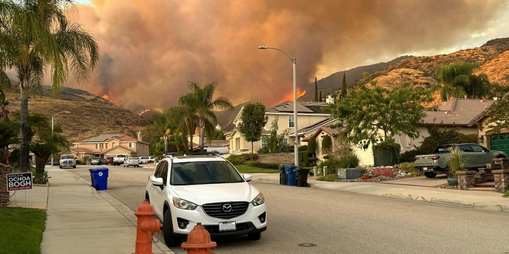 DOIWildlandFire's tweet photo. #FireScience can also help us learn how to better evacuate people during a wildfire. This study looks at how specific interventions on evacuation routes can significantly reduce travel times during evacuations. #UnleashTheScience
https://t.co/COEtay94Wx https://t.co/dRbcjseeZv