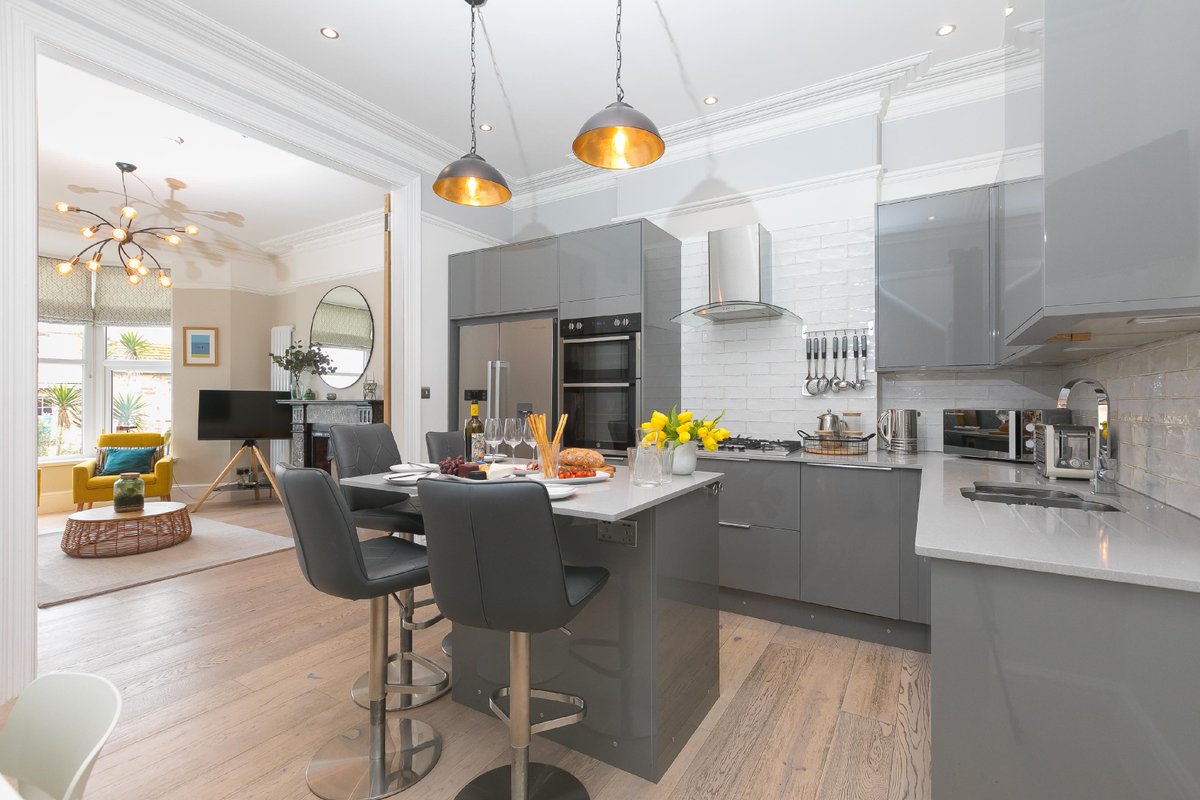 CornishEscapes_'s tweet photo. 🌞 Review of the Week is Summer Salt, a two bedroom apartment in the heart of St Ives and offering amazing accommodation and location, but even better views.
'A stay to remember with views that are out of this world'
https://t.co/hfVQyiBIz8 https://t.co/WiBSNVAaGT