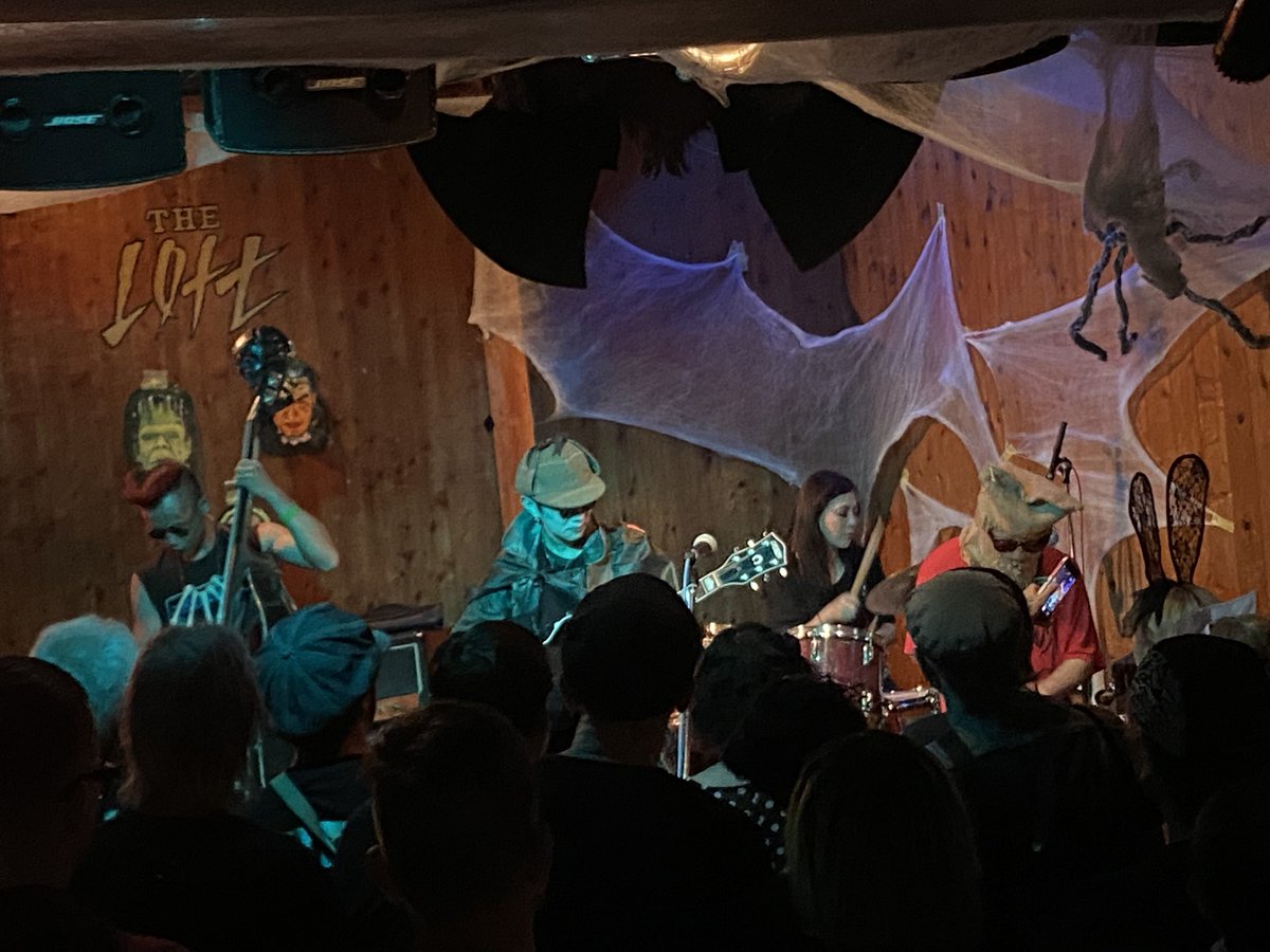 patbennydrum's tweet photo. (Cont'd)

The Beach Cat Club / Winstones (Jurassic Park!) / ugly ugly / The Fadeaways (Fuzztones artwork!) https://t.co/pZtVsoC6YU