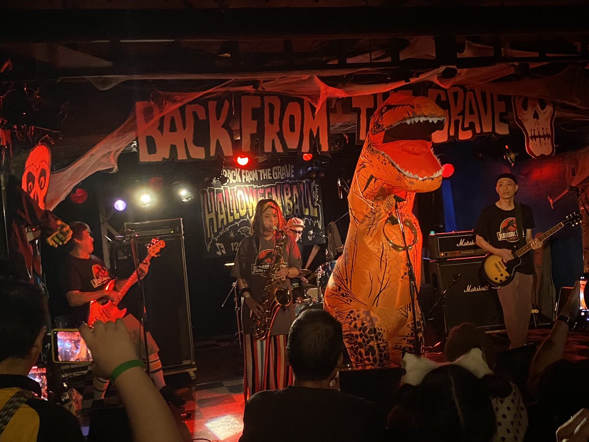 patbennydrum's tweet photo. (Cont'd)

The Beach Cat Club / Winstones (Jurassic Park!) / ugly ugly / The Fadeaways (Fuzztones artwork!) https://t.co/pZtVsoC6YU