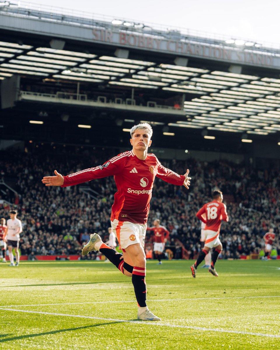 Deserved win , a lot of positives today!
Keep on going Reds ❤️🔴 

#MUFC