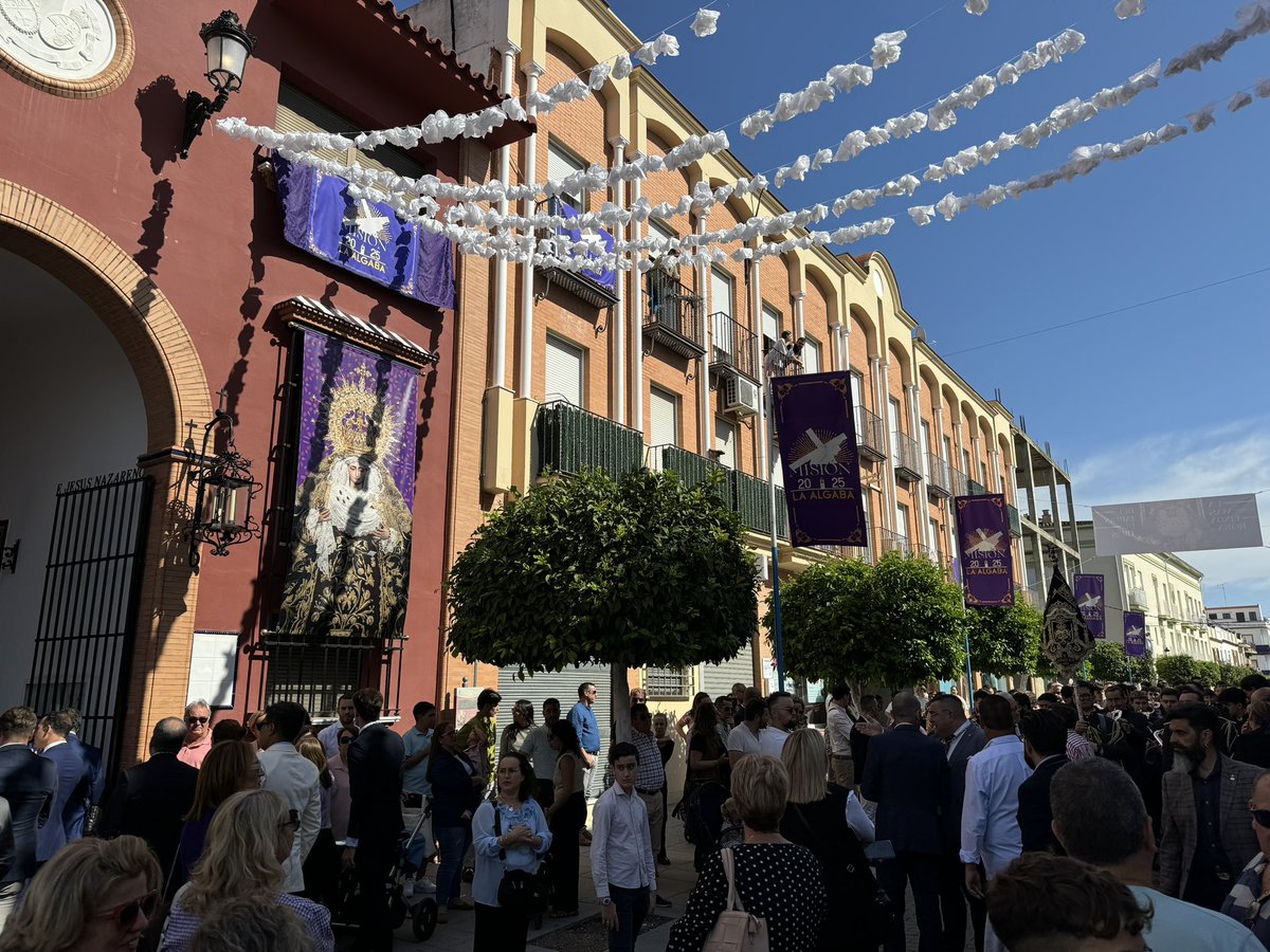 hdadjesusalgaba's tweet photo. El pasacalles de @SagradaColumna , llega a la Iglesia de Nuestro Padre Jesús Nazareno.
#suenacolumnayazotes
#JesusLaAlgaba #Madruga #MisionJesusLaAlgaba
#JesusdelosAbrazosInfinito
#DamadeAzul
#MujerVestidadeSol https://t.co/RGcaZGNFGc
