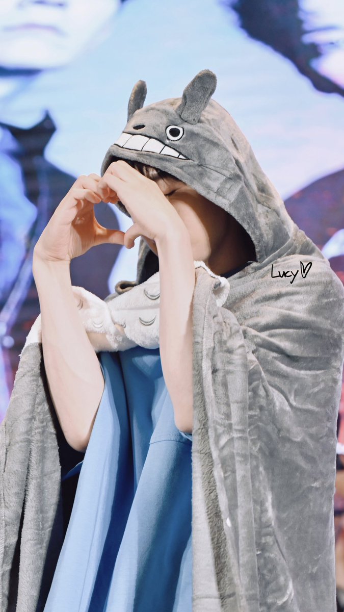 diary1300's tweet photo. 241019 熊宝 Shanghai Fansign HD1

♥(｡￫v￩｡)♥

#은혁 #EUNHYUK #이혁재 #李赫宰 #ウニョク
#슈퍼주니어DnE #SuperJuniorDnE
#INEVITABLE https://t.co/zP575L9vIt