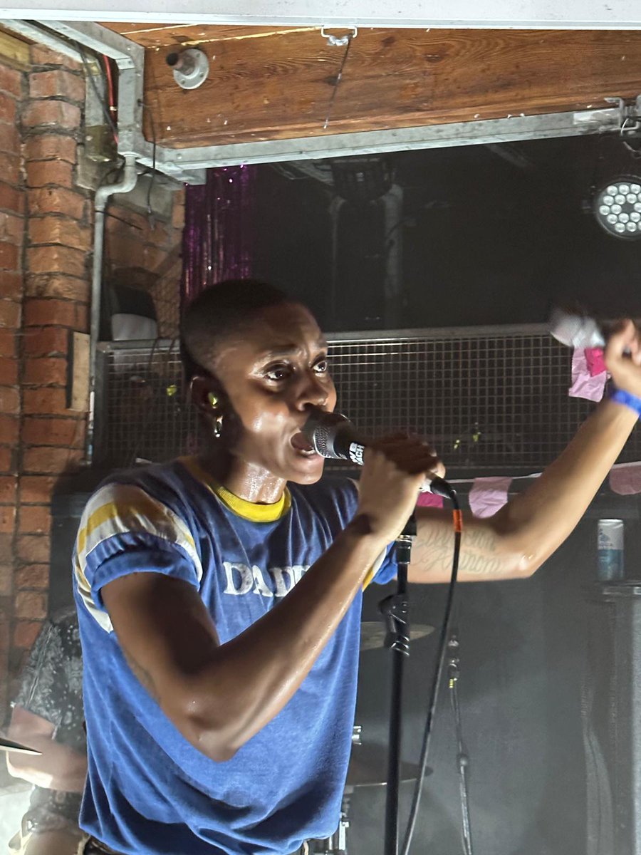 godisinthetv's tweet photo. .@SwnFestival highlights Friday Part One #thenone @sarahcreanmusic #beautyqueens pictures Rachel Grav https://t.co/sMoNHJvErI