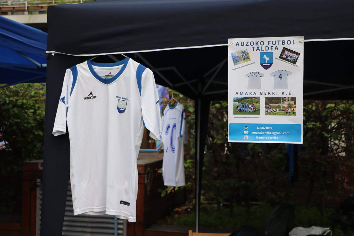 DonostiaPNV's tweet image. 📸 Amara Berriko Eguna ospatzen ari gara gaur goizean eta auzoko hainbat eragile bizilagunekin elkartu dira Armeria plazan. Un encuentro entre vecinos y vecinas, comercios, asociaciones y diferentes agentes que dan vida al barrio día tras día. #Donostia #SanSebastian