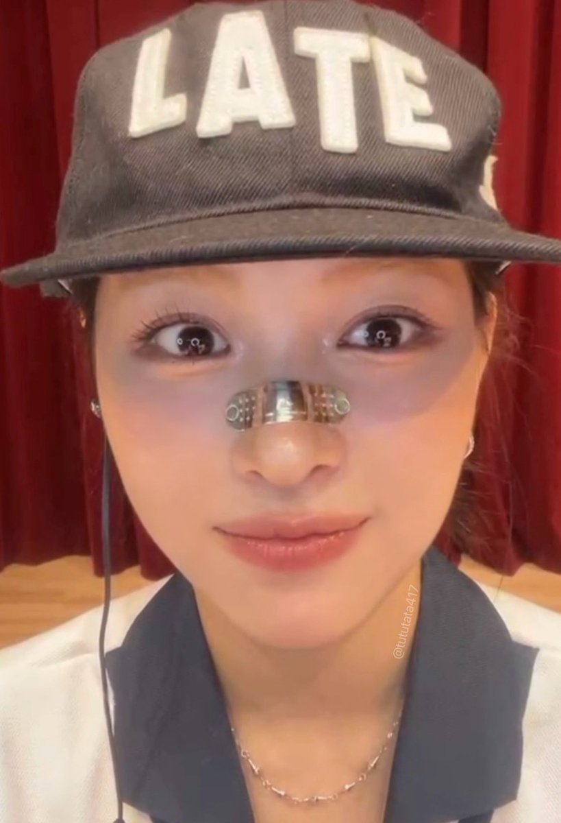 dailyryujins's tweet photo. 🤏🏻🤏🏻🤏🏻🤏🏻 https://t.co/mvKzPexCOJ