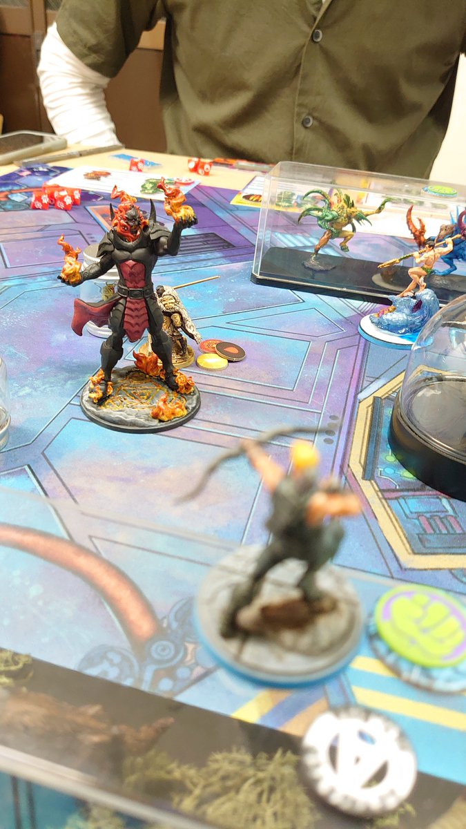 Daisuke_Wyrdo's tweet image. 久しぶりに遅くまで遊びました。今日は Marvel Crisis Protocolを3ゲーム。とても面白かった。
メフィストとドラキュラを試してみましたが、ドラキュラは分かりやすくて好み。メフィストは嫌な二択を迫るので原作の再現度高くてよかった。
#MCP #MarvelCrisisProtocol #マーベルクライシスプロトコル