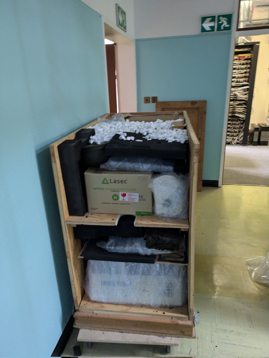 Rig, puller, manipulators, fluorescent microscope and all sorts of goodies packed up. It's been a while but they'll be on their way to <a href="/Tom_DAT/">Tom Tagoe</a> in Ghana next week.