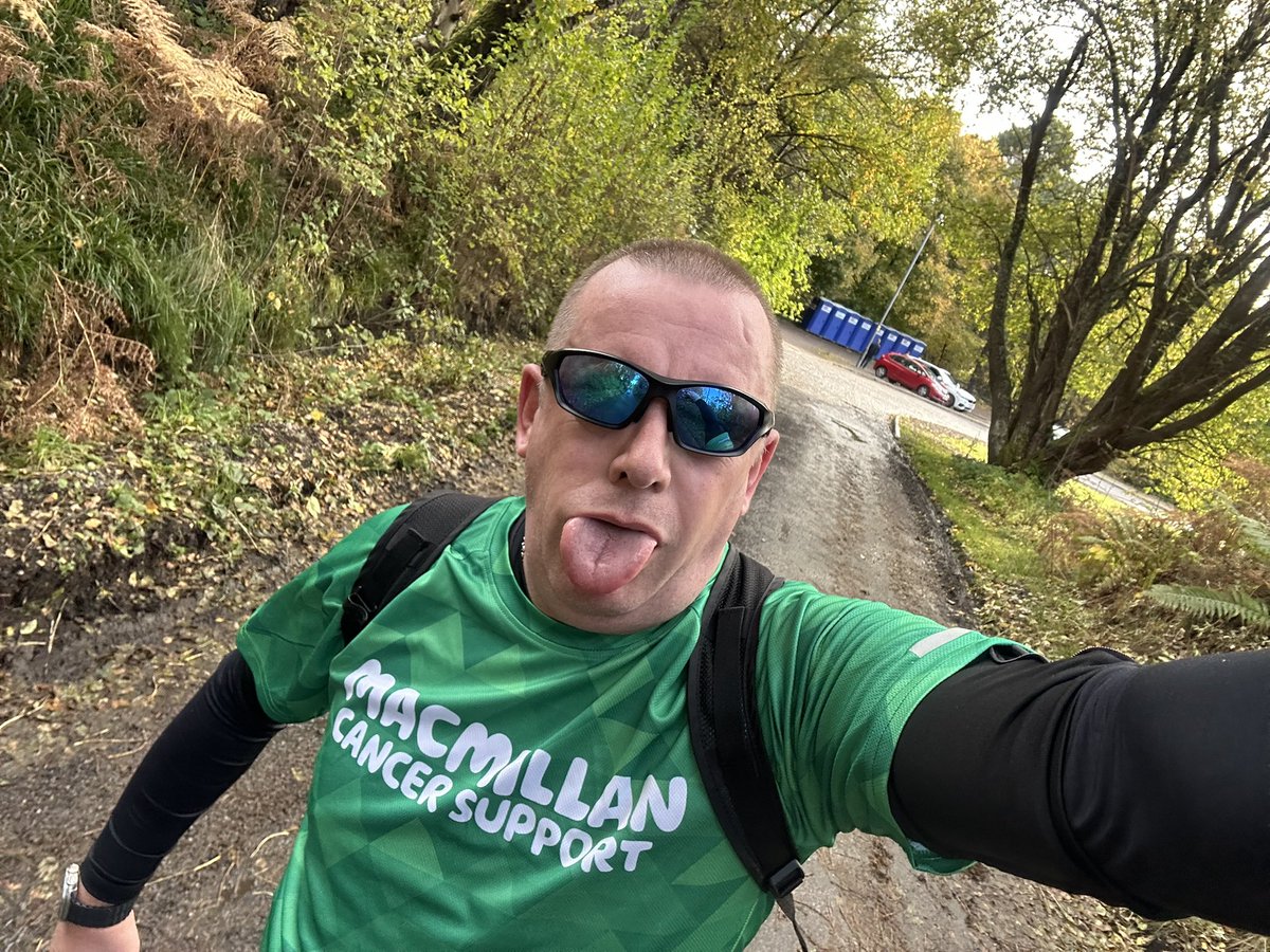 DaveLBywater's tweet photo. 1/2 way now and a wee change of top! @macmillancancer @Cornhill_Mac ❤️🏃🏼‍♂️😎🥃 #Dramathon #Marathon 💚 https://t.co/KxwESWiFov