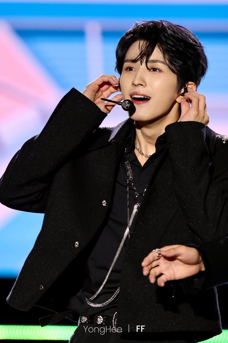 FantasyForest's tweet photo. 241019

#용희 #김용희 #YONGHEE
#CIX #씨아이엑스 https://t.co/Xd2jhT3haR