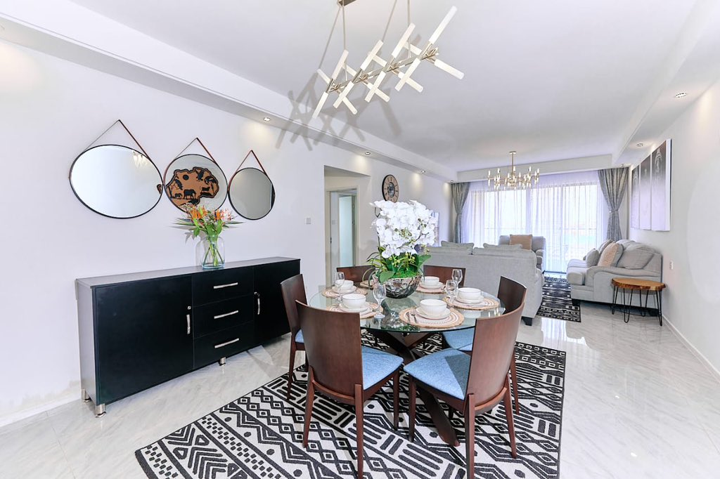 waweruglen's tweet photo. 📍Kilimani,Nairobi🇰🇪
This is one of the most Luxurious Fully Furnished 2 bedroom apartments ready for bookings. Well Curated, Elegantly Furnished and Very spacious. This apartment is perfect for Longterm and shortterm stays. Come have luxury Living at its Finest. Value For Your Money.

To Enquire
Call/Whatsapp Waweru From Walenhomes on
+254715614640

Amenities:
Swimming Pool
Fully Equipped Gym
Kids play area
Coffee shop
A mart
Club house
Ample Parking space
Tight security
Speed WiFi
Smart tv
Fully Fitted Kitchen
Backup Generator
High speed lifts