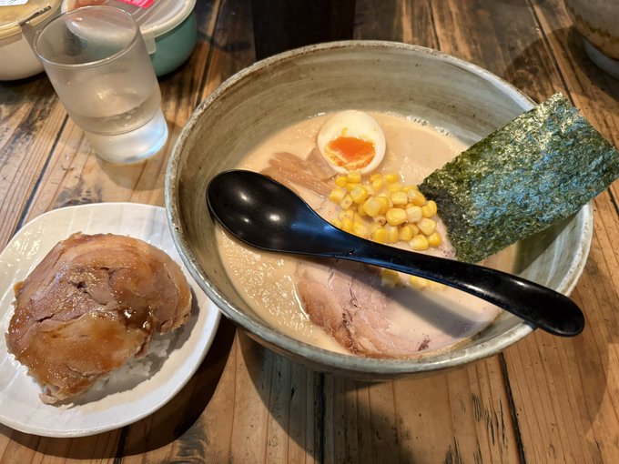 今日はお泊まりMTGの日です。みんなでラーメンを食べました。 
