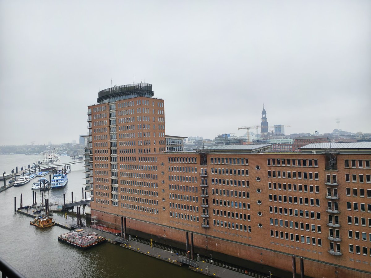 SamuelZhou64's tweet photo. Early morning stroll through the streets of Hamburg, where Germany's history and modernity blend perfectly. From the grand St. Michael's Church to the unique Elbe Tunnel, and the charming views of the harbor, every corner of Hamburg is full of surprises and fascination. https://t.co/8kqKlgMVIQ