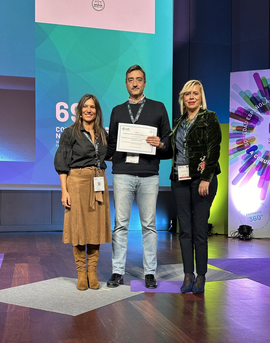 sefhcongreso's tweet photo. 🏆VIII Premios @sefh_ - @Rovi_IR al Desarrollo en Farmacia Hospitalaria #sefh24
 
 🏅 Plan integral de atención farmacéutica al paciente hematolócico con leucemia mieloide crónica
 
 🏥 Multicéntrico https://t.co/X1ZJAcpSqx