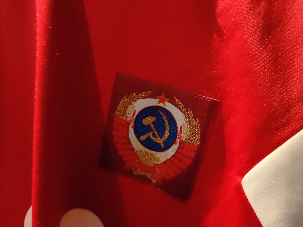 DanielsenAxedal's tweet photo. You are seeing this right. CCCP Communist shirts are still up for sale in some obscure places 😯🇷🇺 #sovjet #footballshirts https://t.co/aKdKjZManN