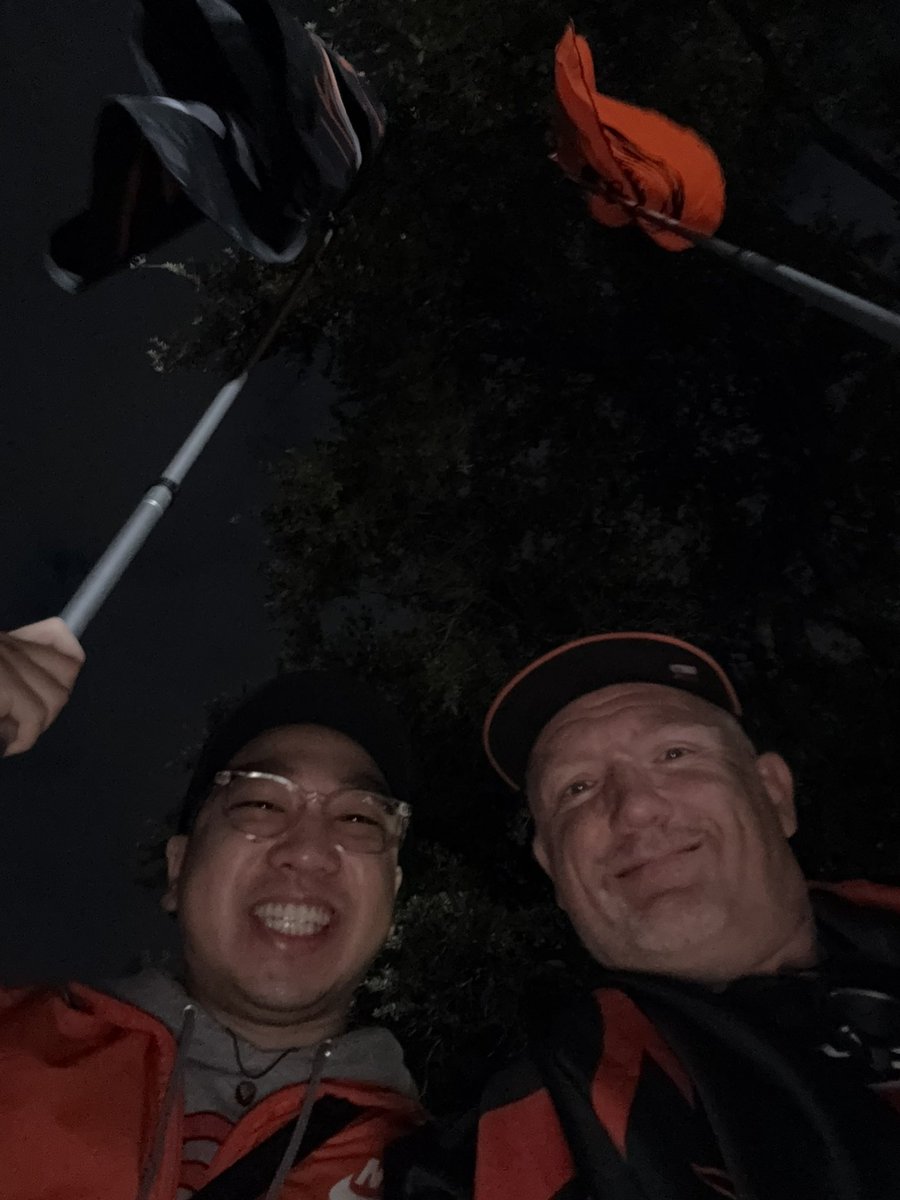 CoachCanfield's tweet image. Waiving the @thedamflag  at @CollegeGameDay representing @OregonState 

Let’s get this party started. Look for that beautiful orange flag flying proud on Gameday!

Go Beavs