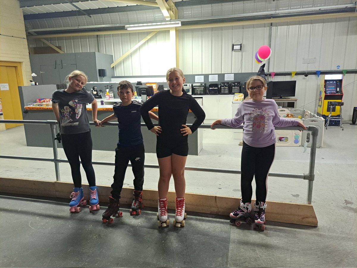 SarahSeaman8's tweet image. Saturday afternoon at the roller disco #healthyselfie @staynorHprimary